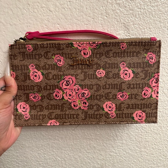 Juicy Couture Handbags - NWT Juicy Couture Wristlet NWT